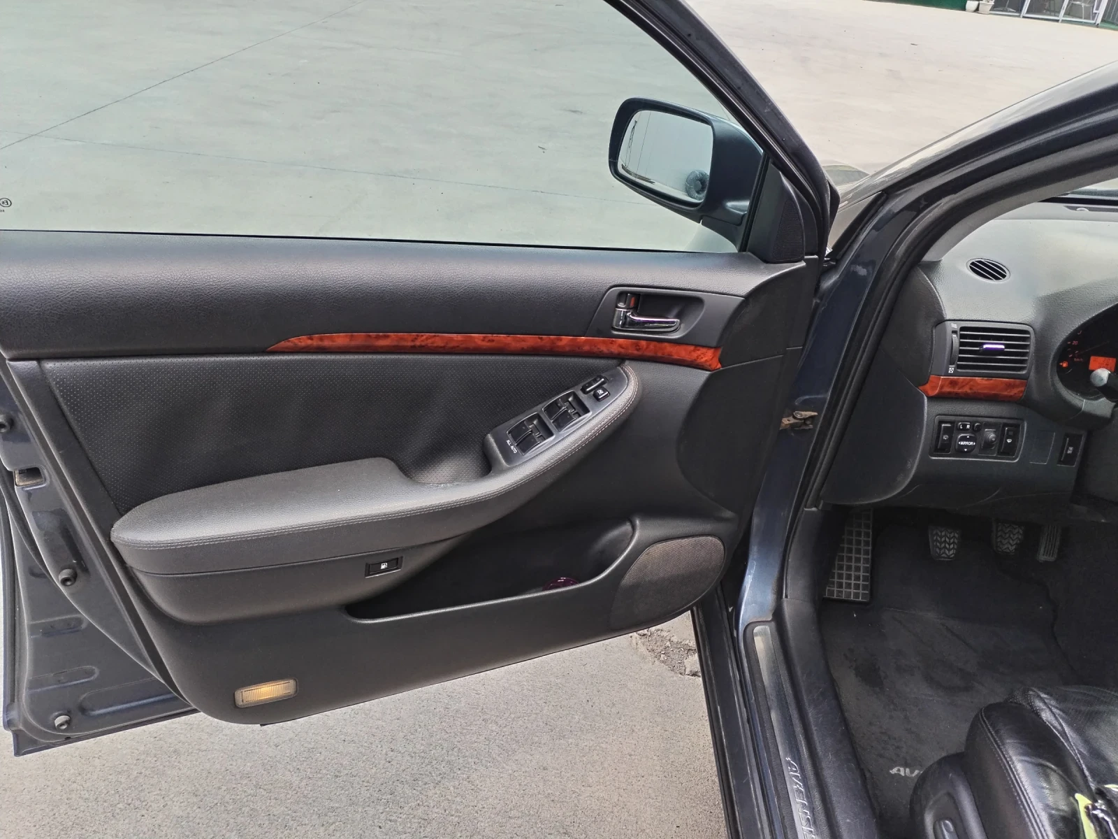Toyota Avensis D4D, снимка 8 - Автомобили и джипове - 54826005