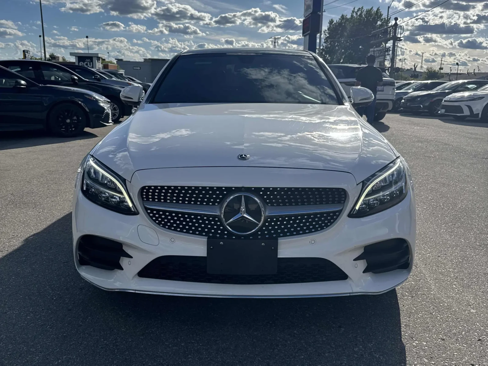 Mercedes-Benz C 300 * CARFAX * АВТО КРЕДИТ * , снимка 2 - Автомобили и джипове - 54935203