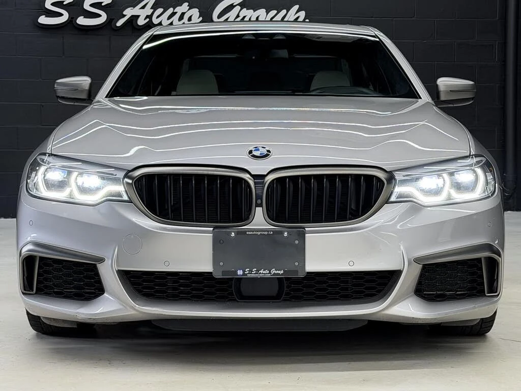 BMW 550 XDRIVE/МАСАЖИ/ПОДГРЕВ/ОБДУХВАНЕ/360 КАМЕРИ/ПАНОРАМ, снимка 2 - Автомобили и джипове - 55129611