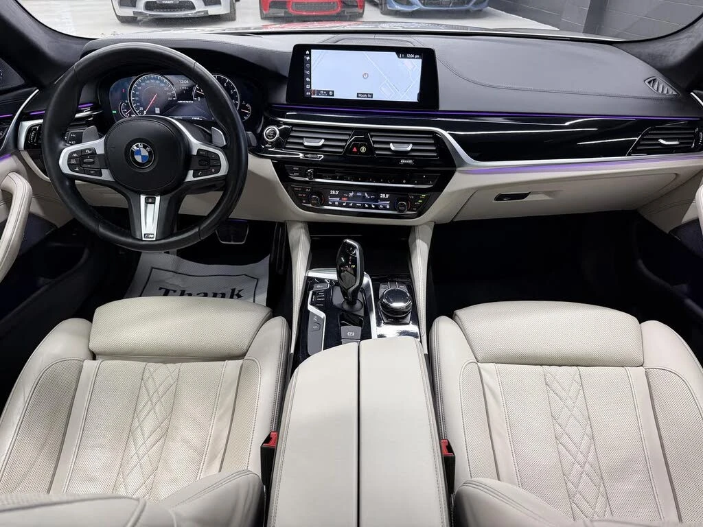 BMW 550 XDRIVE/МАСАЖИ/ПОДГРЕВ/ОБДУХВАНЕ/360 КАМЕРИ/ПАНОРАМ, снимка 8 - Автомобили и джипове - 55129611