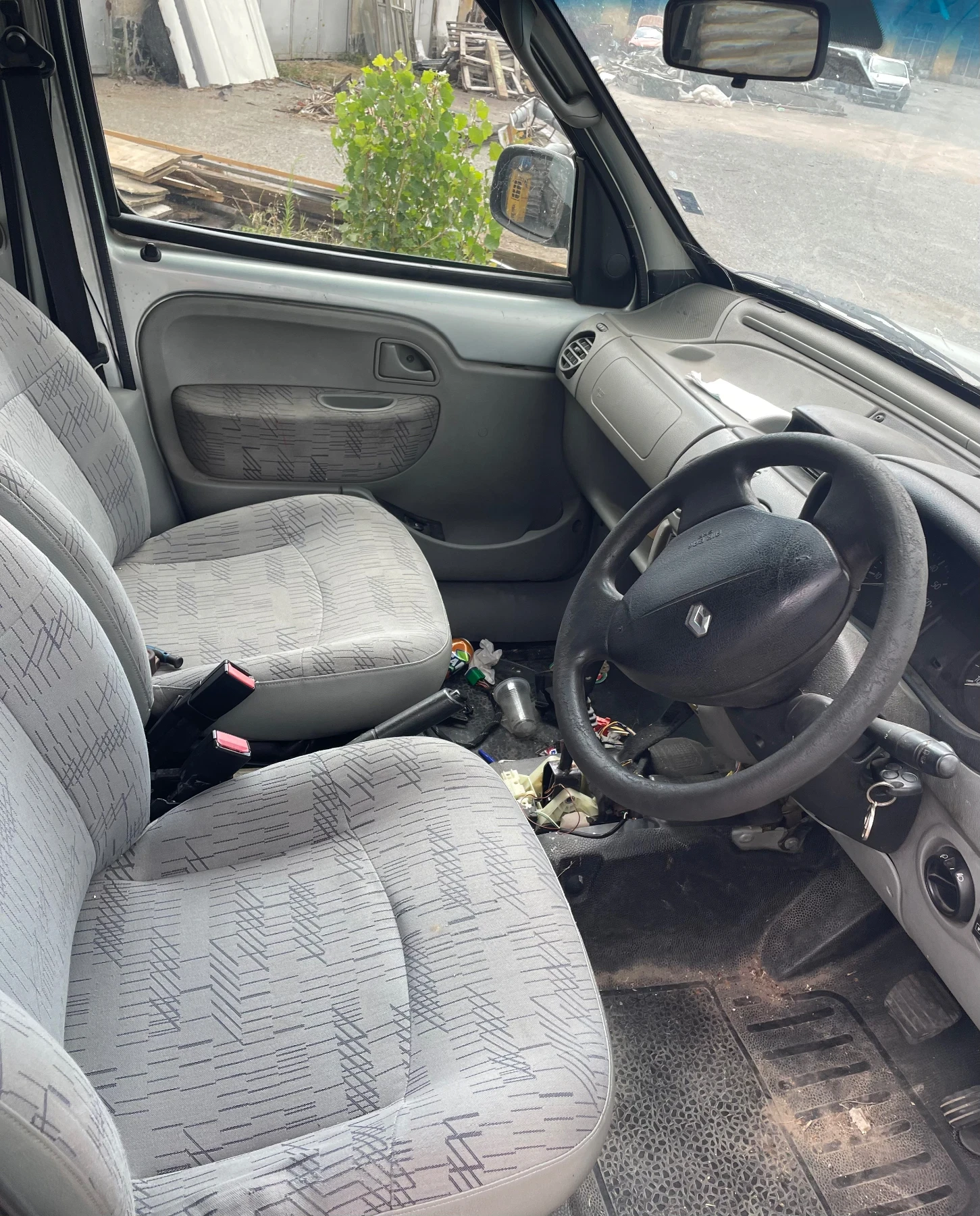 Renault Kangoo 1.6 i, снимка 8 - Автомобили и джипове - 55657969