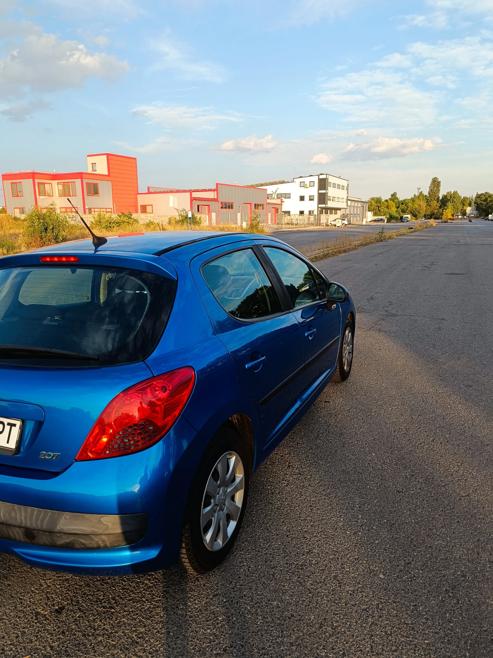 Peugeot 207 1.4 i 16V (88 кс) / ГАЗ, снимка 17 - Автомобили и джипове - 55838811