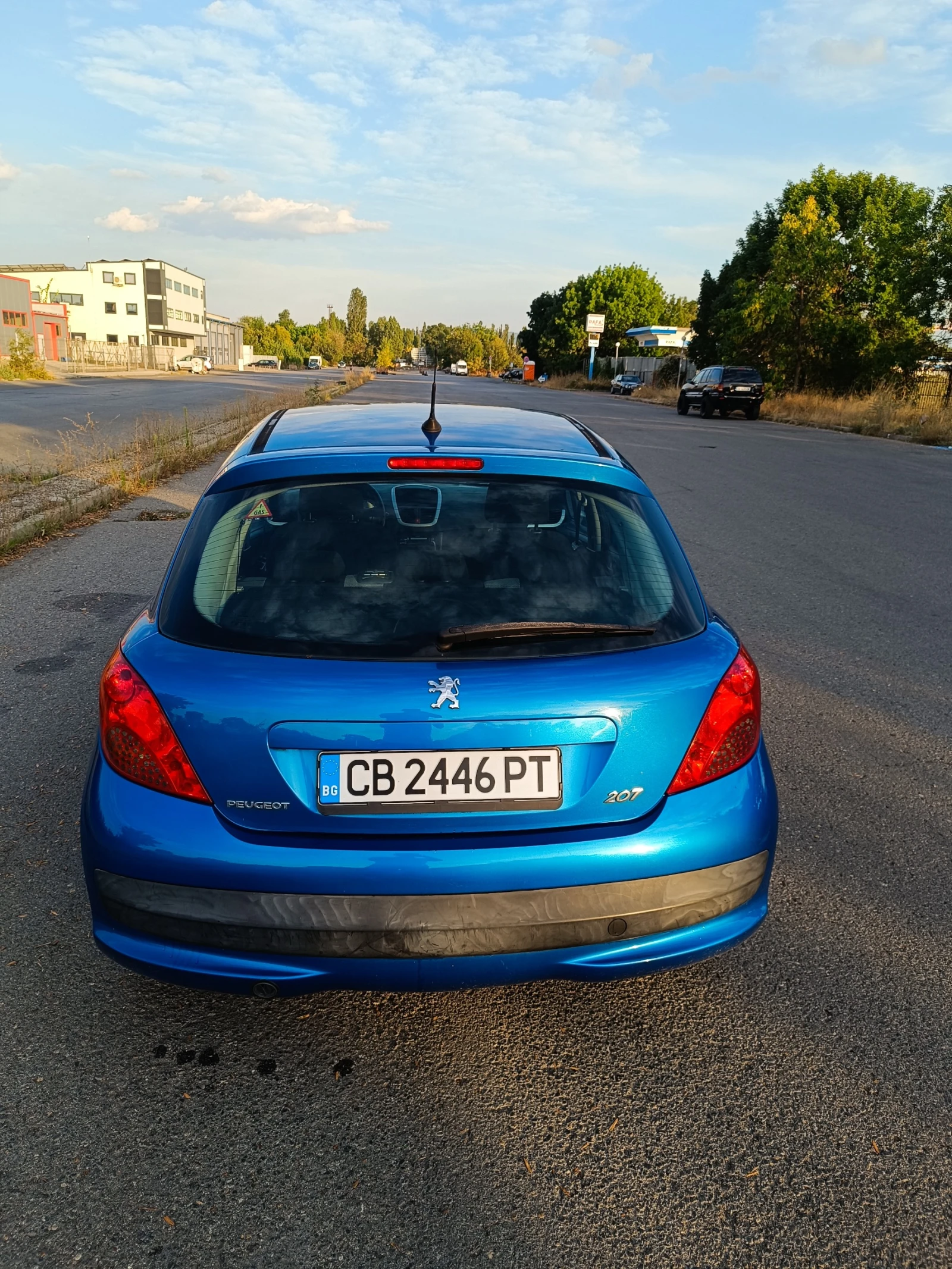Peugeot 207 1.4 i 16V (88 кс) / ГАЗ, снимка 3 - Автомобили и джипове - 55838811