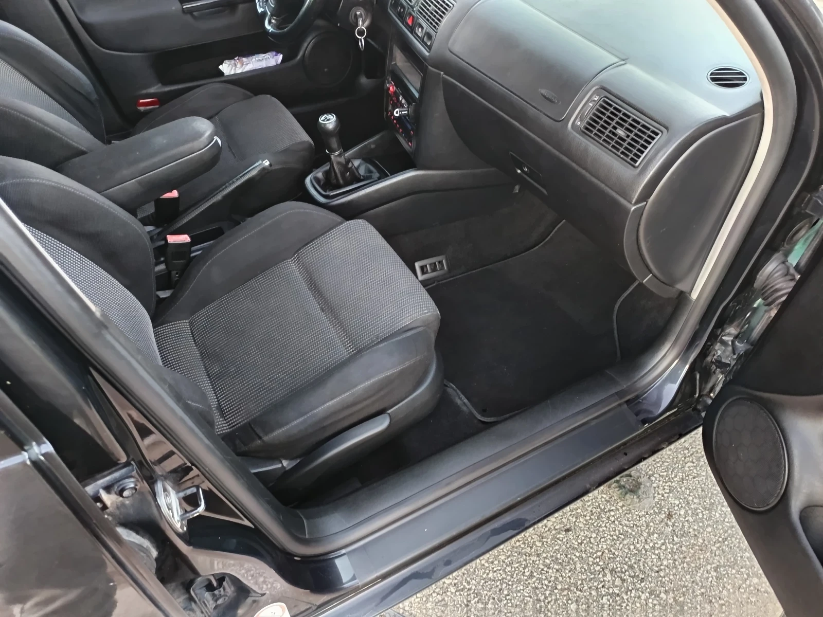 VW Golf, снимка 8 - Автомобили и джипове - 56663170