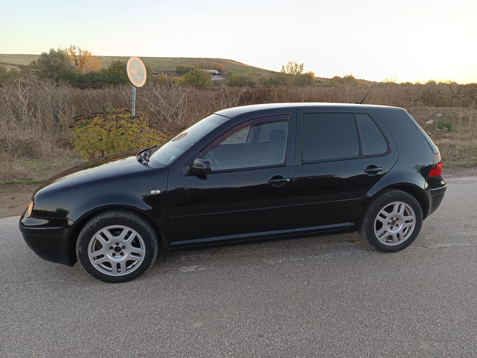 VW Golf, снимка 2 - Автомобили и джипове - 56663170