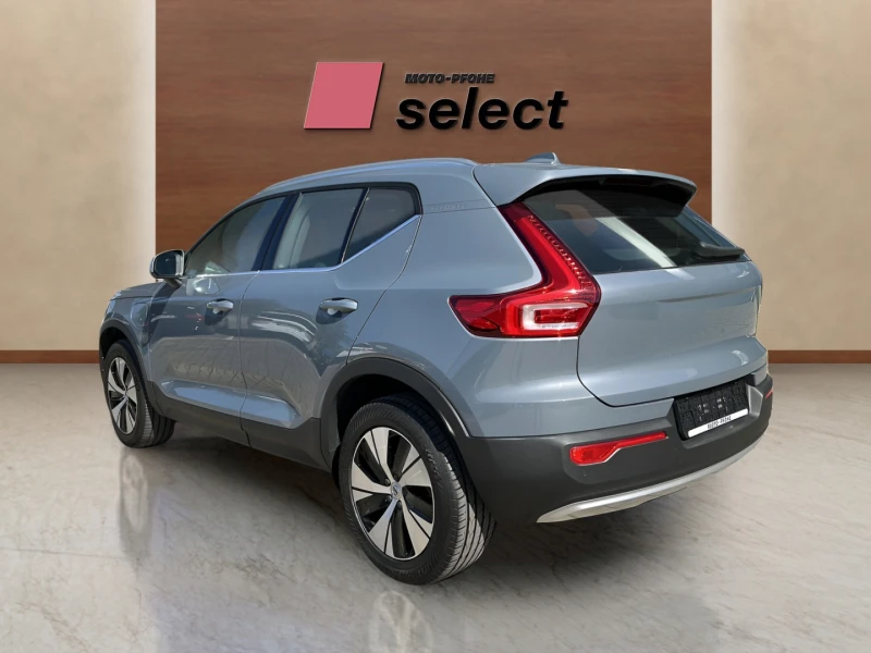 Volvo XC40 1.5 T4, снимка 5 - Автомобили и джипове - 48360406