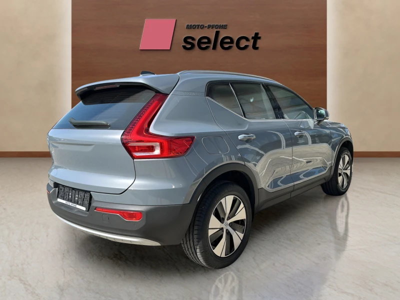 Volvo XC40 1.5 T4, снимка 6 - Автомобили и джипове - 48360406