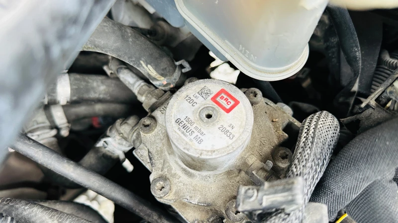 Nissan Qashqai 1.6i газов инжекцион  евро 5, снимка 15 - Автомобили и джипове - 52795108