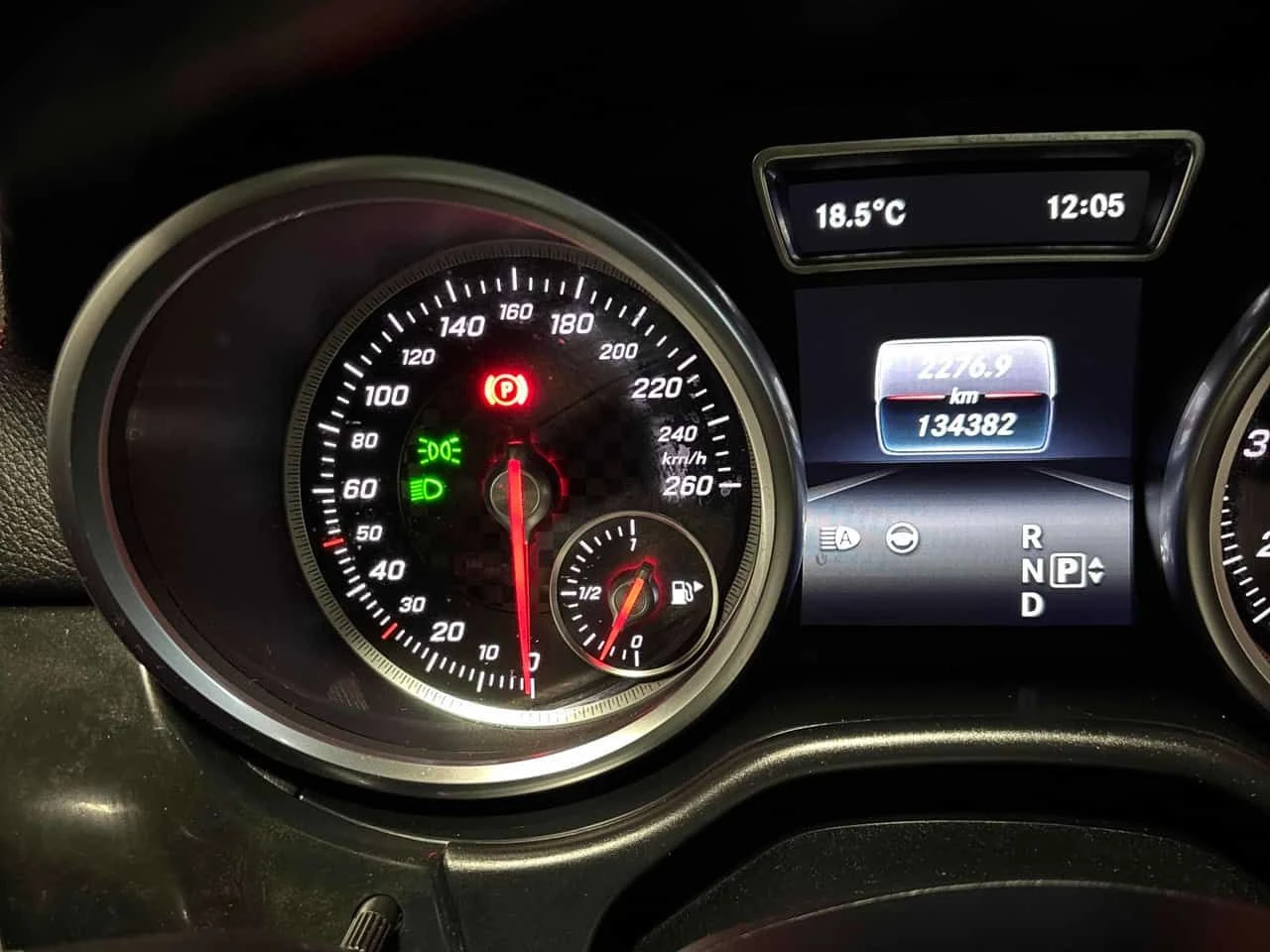 Mercedes-Benz GLE 450 AMG 63 PACK/360 CAM/AMBIENT/PANO, снимка 8 - Автомобили и джипове - 53842365