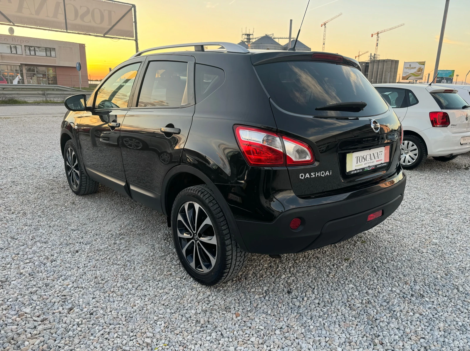 Nissan Qashqai 1.6dci* Tekna* Панорама* Навигация* Камера* Лизинг, снимка 3 - Автомобили и джипове - 54137119