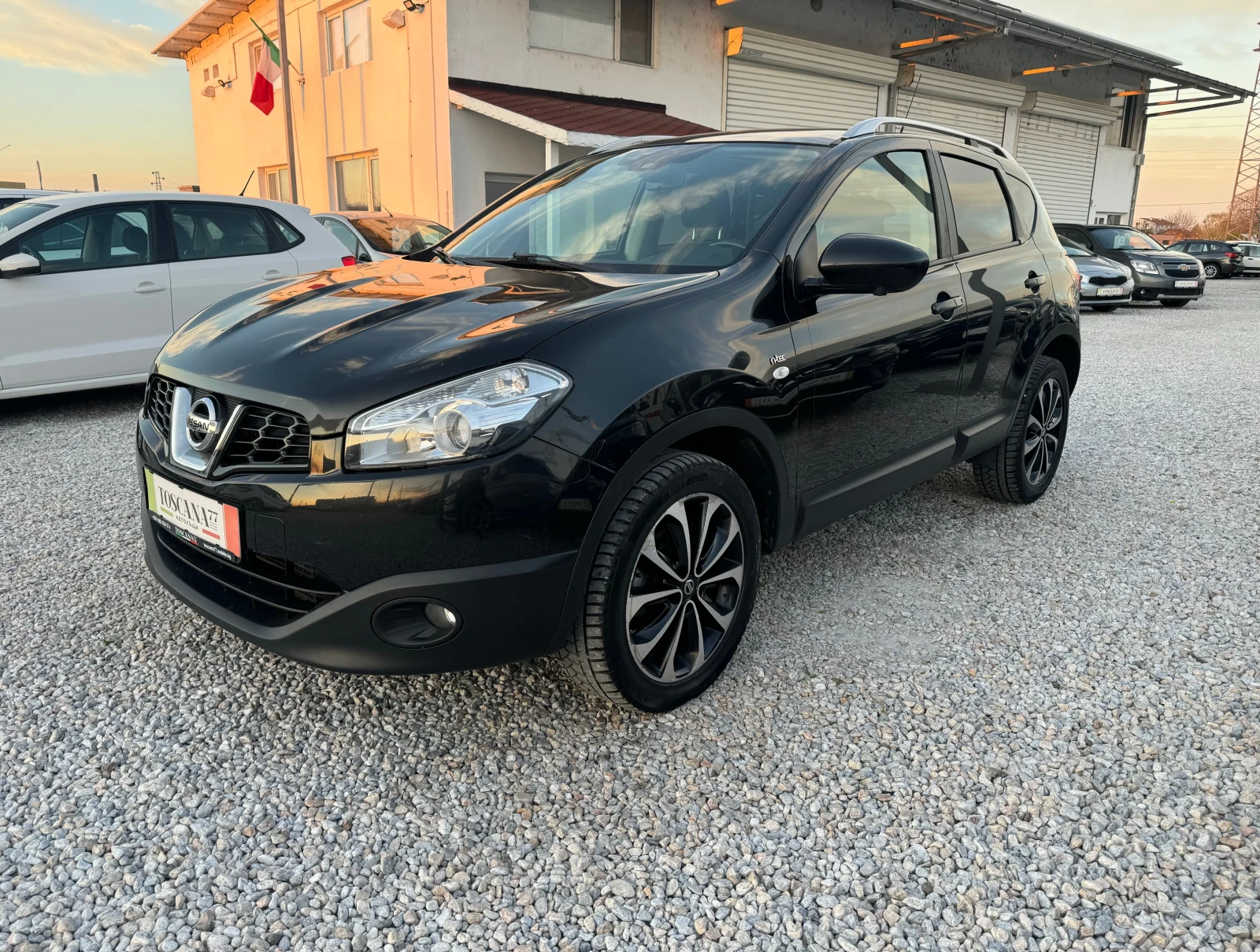 Nissan Qashqai 1.6dci* Tekna* Панорама* Навигация* Камера* Лизинг, снимка 2 - Автомобили и джипове - 54137119