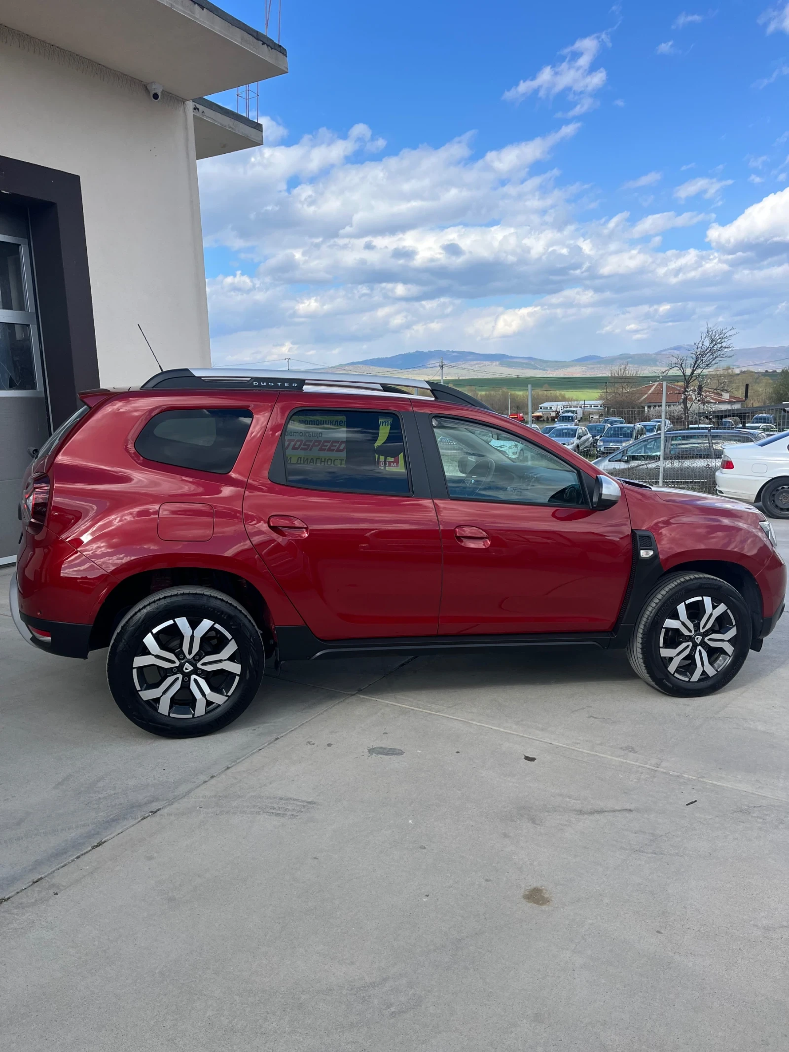 Dacia Duster, снимка 2 - Автомобили и джипове - 54151798