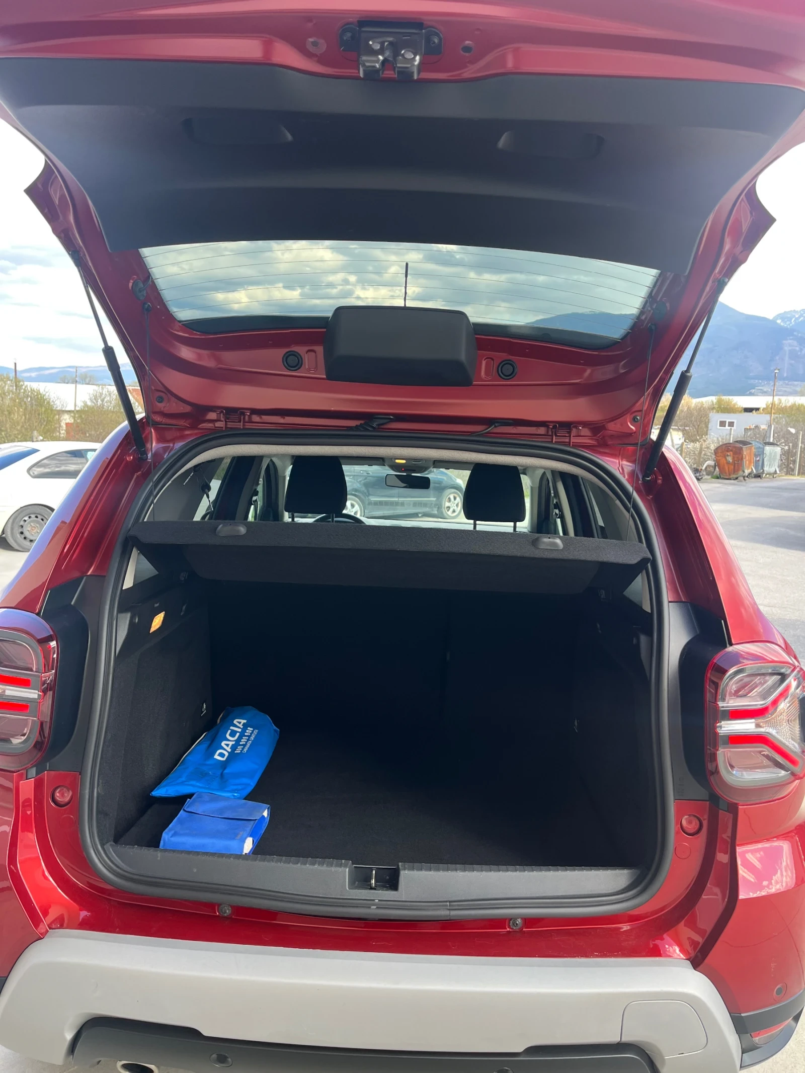 Dacia Duster, снимка 8 - Автомобили и джипове - 54151798