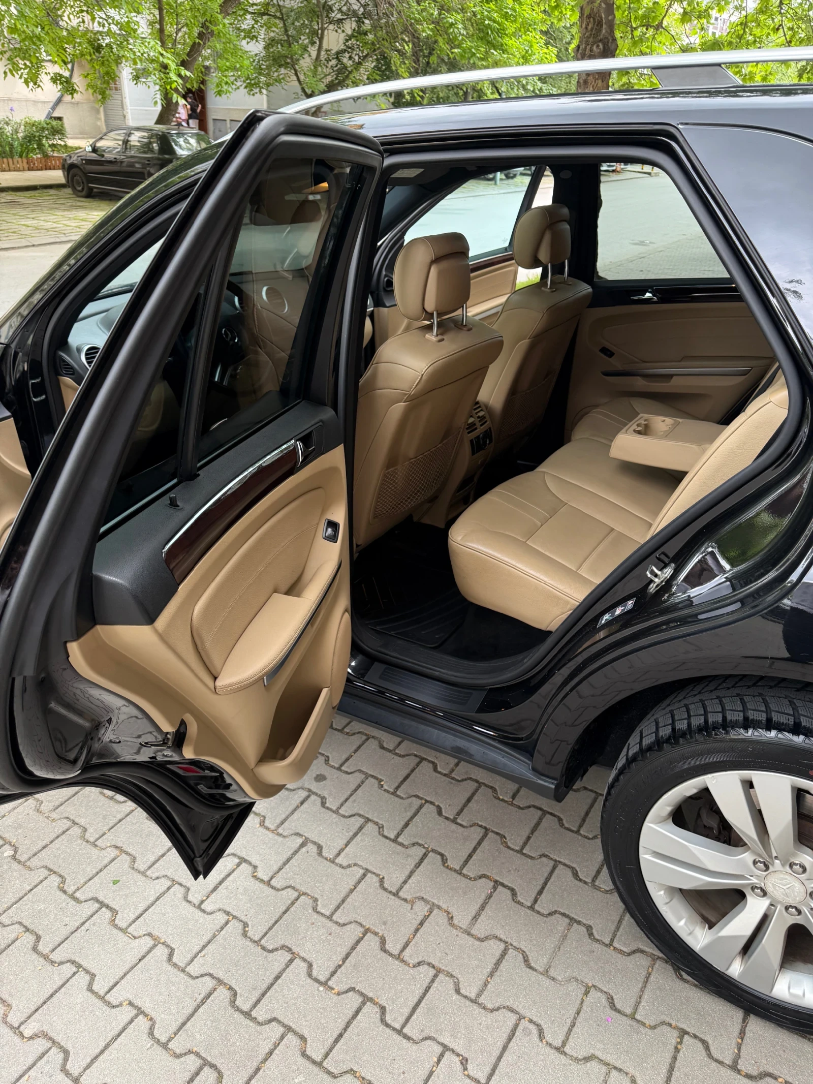 Mercedes-Benz ML 320 Facelift, снимка 8 - Автомобили и джипове - 54490095