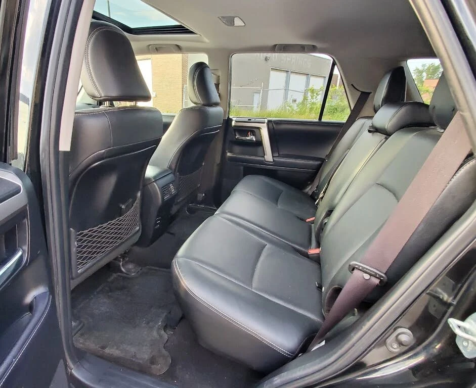 Toyota 4runner 4.0* V6* ПОДГРЕВ* КАМЕРА* КЕЙЛЕС* LANE* ASSIST, снимка 17 - Автомобили и джипове - 55434192