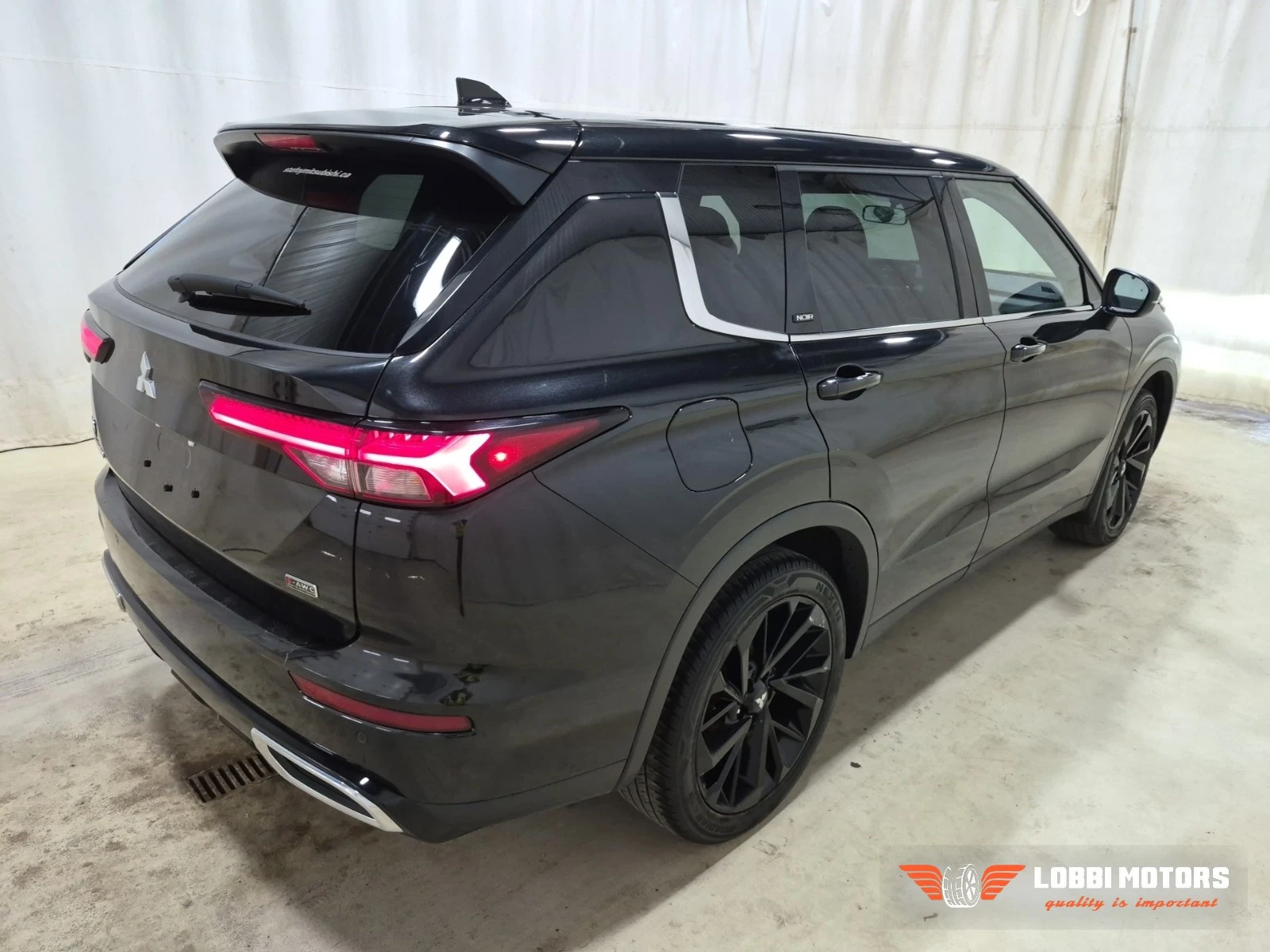 Mitsubishi Outlander, снимка 3 - Автомобили и джипове - 55929001