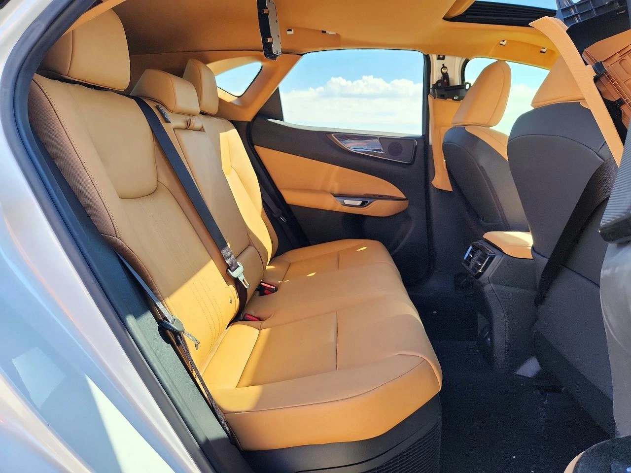 Lexus NX 2.5l 350, снимка 10 - Автомобили и джипове - 56511494