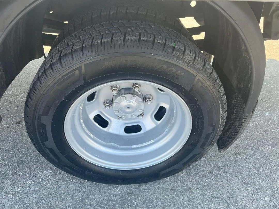 Iveco Daily 35C18 XXL 3.5T 3.0L 180KC 7.30М * КЛИМА ПЕРФЕКТЕН, снимка 10 - Бусове и автобуси - 53806687