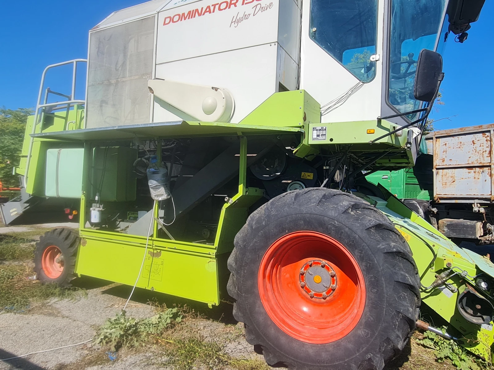 Комбайн Claas Dominator 150, снимка 4 - Селскостопанска техника - 54081470