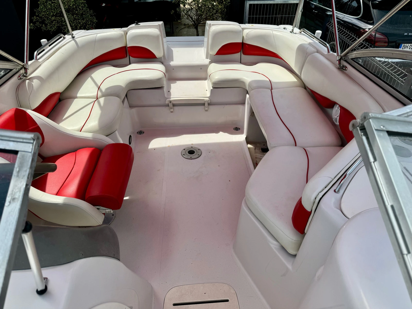 Моторна яхта Bayliner TAHOE 228 - изображение 10