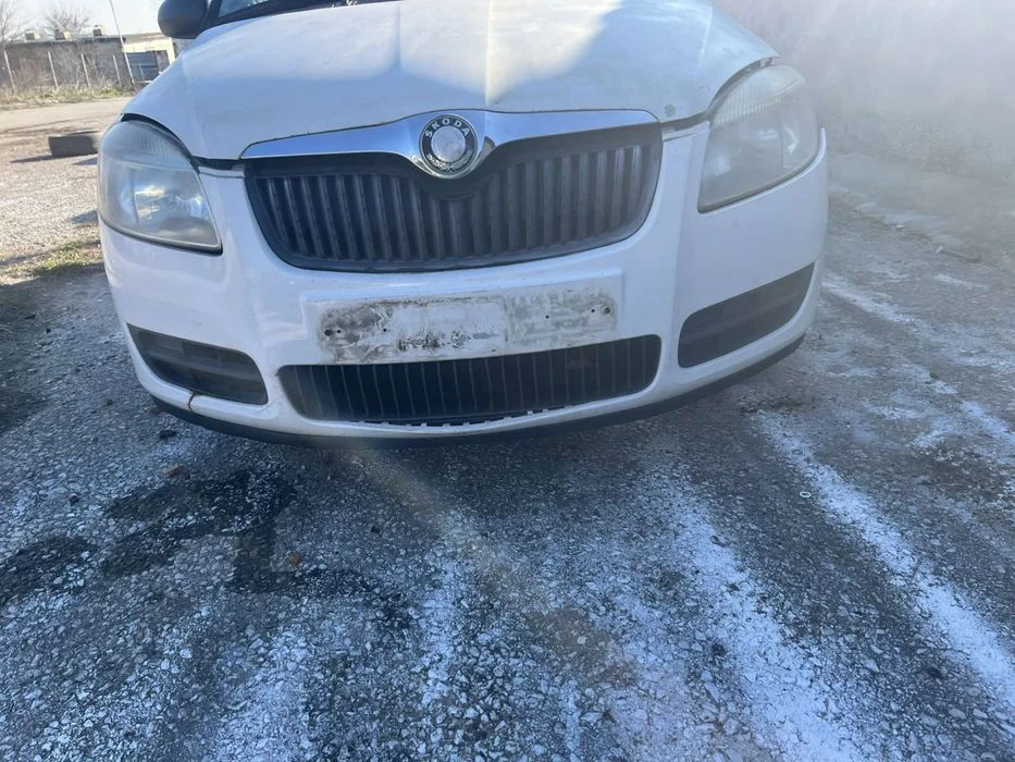Шкода Румстър 1.9 D Skoda Roomste 2009 оборудвана броня 5J7807221