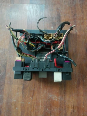 Комфорт модул (BSI) за Фолксваген Кади 2.0Б, снимка 1 - Части - 49074827