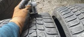 Гуми Зимни 225/40R19, снимка 4