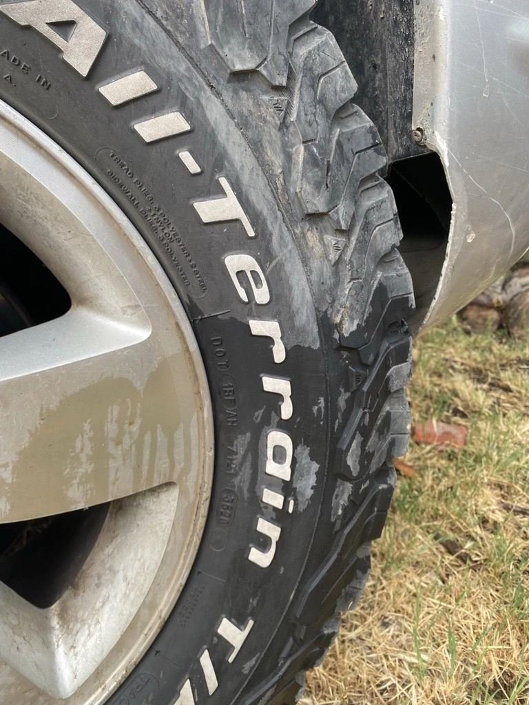 Гуми с джанти BF Goodrich 265/70R17, снимка 2 - Гуми и джанти - 55169515