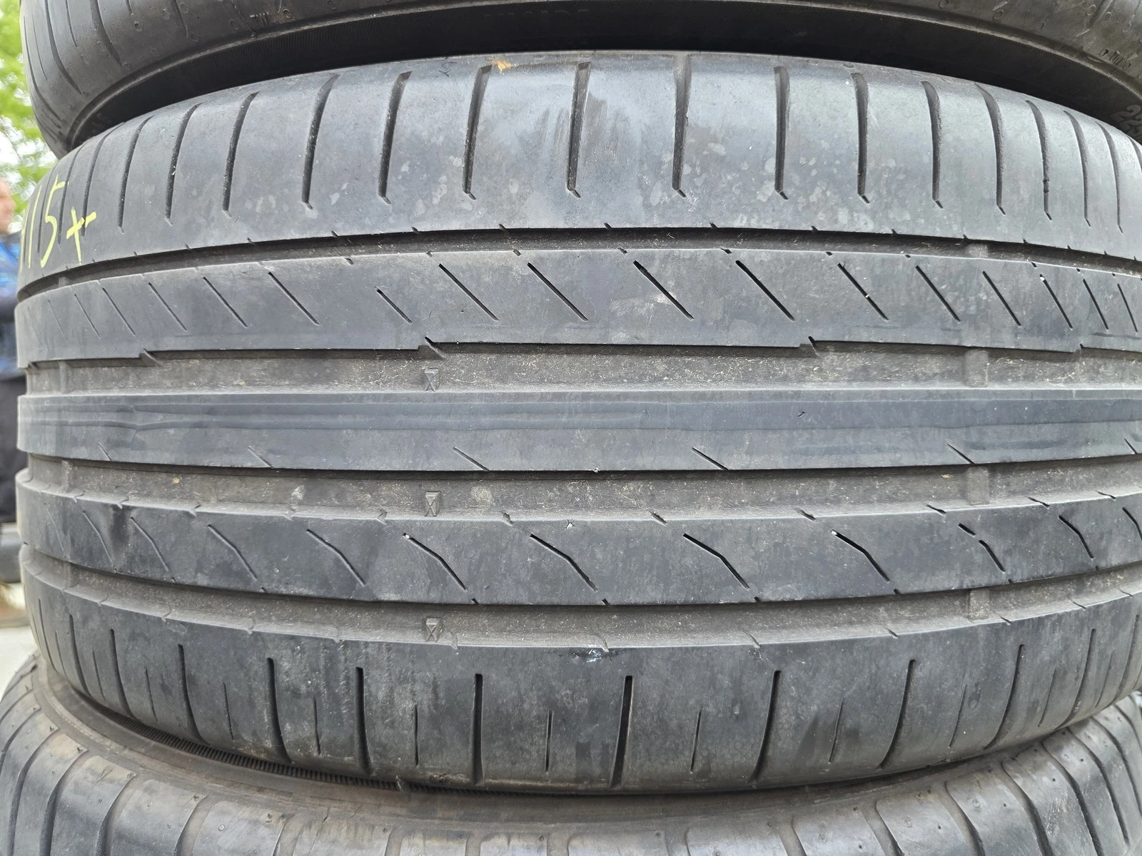 Гуми Летни 225/35R18, снимка 2 - Гуми и джанти - 56685807