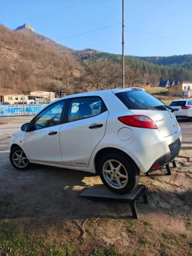 Mazda 2 1.3I НОВ ВНОС, снимка 6