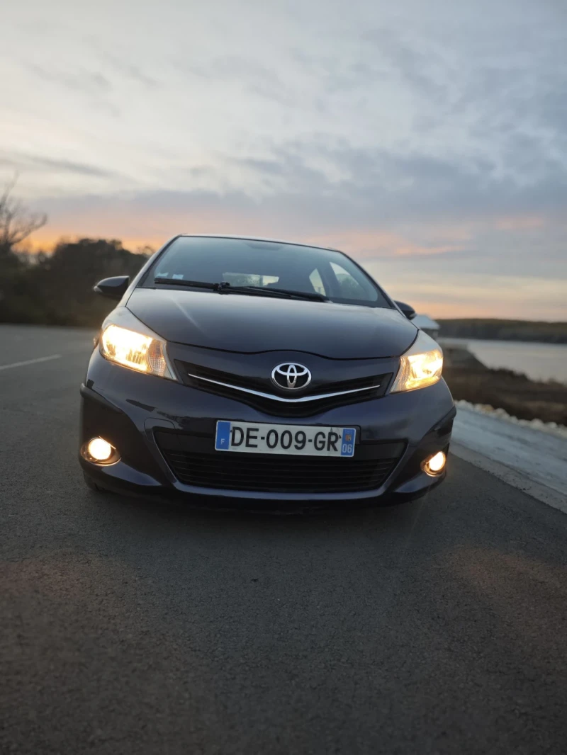 Toyota Yaris 1.0, снимка 1 - Автомобили и джипове - 48043134