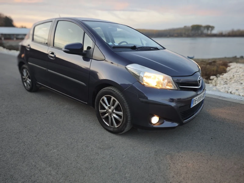 Toyota Yaris 1.0, снимка 2 - Автомобили и джипове - 48043134