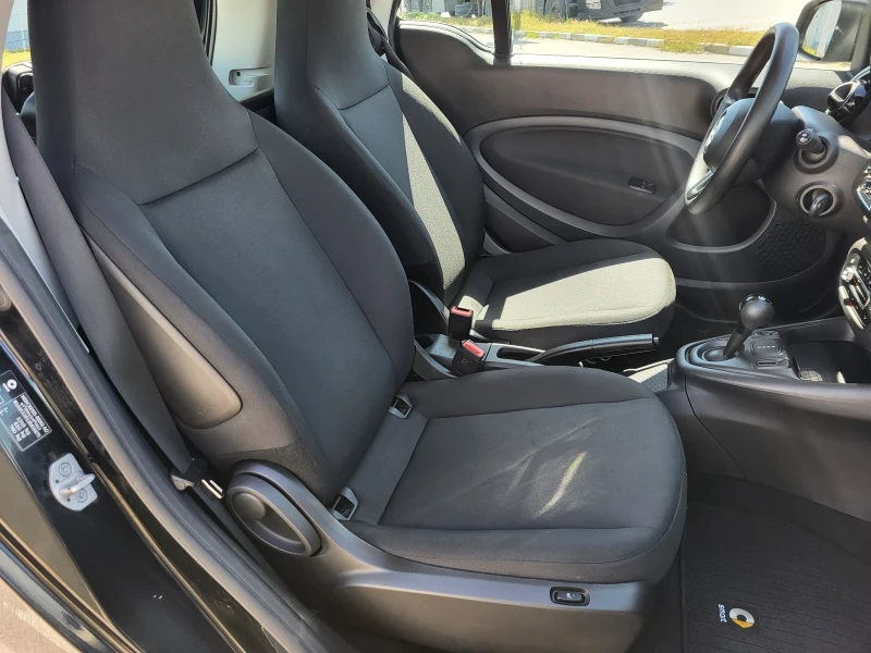Smart Fortwo EQ , снимка 15 - Автомобили и джипове - 50818663