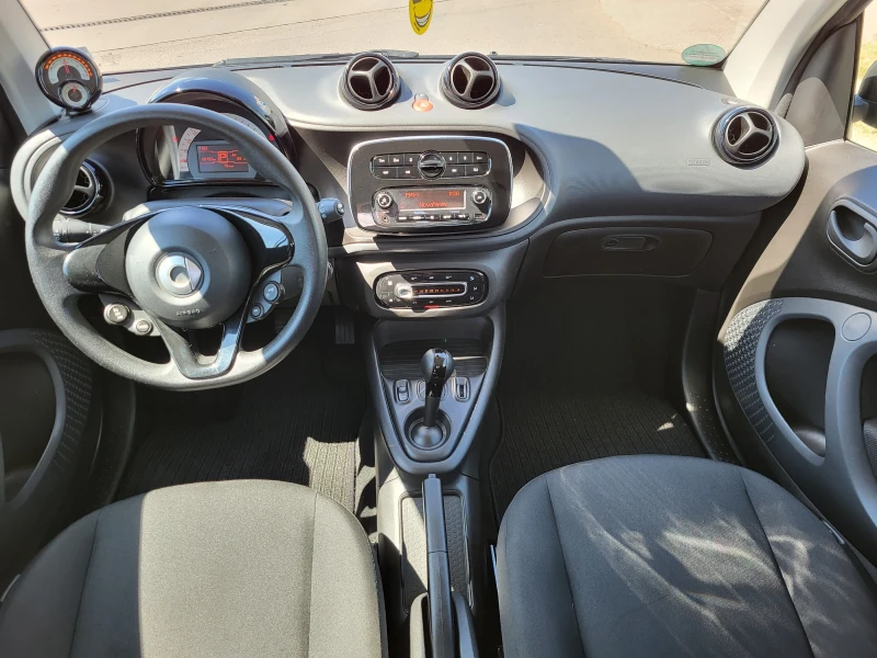 Smart Fortwo EQ , снимка 11 - Автомобили и джипове - 50818663