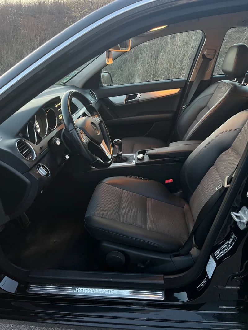 Mercedes-Benz C 220 CDI Avantgarde, снимка 7 - Автомобили и джипове - 52266193