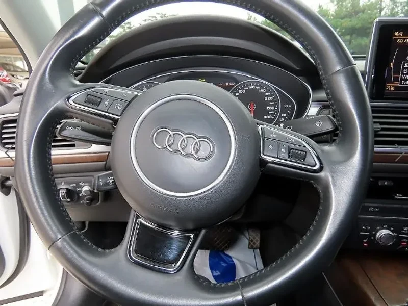 Audi A6 2.0 TDI Dynamic, снимка 8 - Автомобили и джипове - 53041895