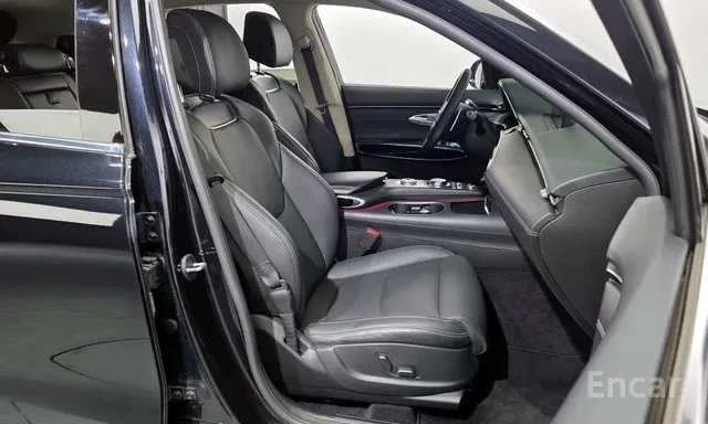 Genesis GV70 2.5T | AWD | BLIND SPOT | CAMERA | ОБДУХВАНЕ | , снимка 10 - Автомобили и джипове - 55612676