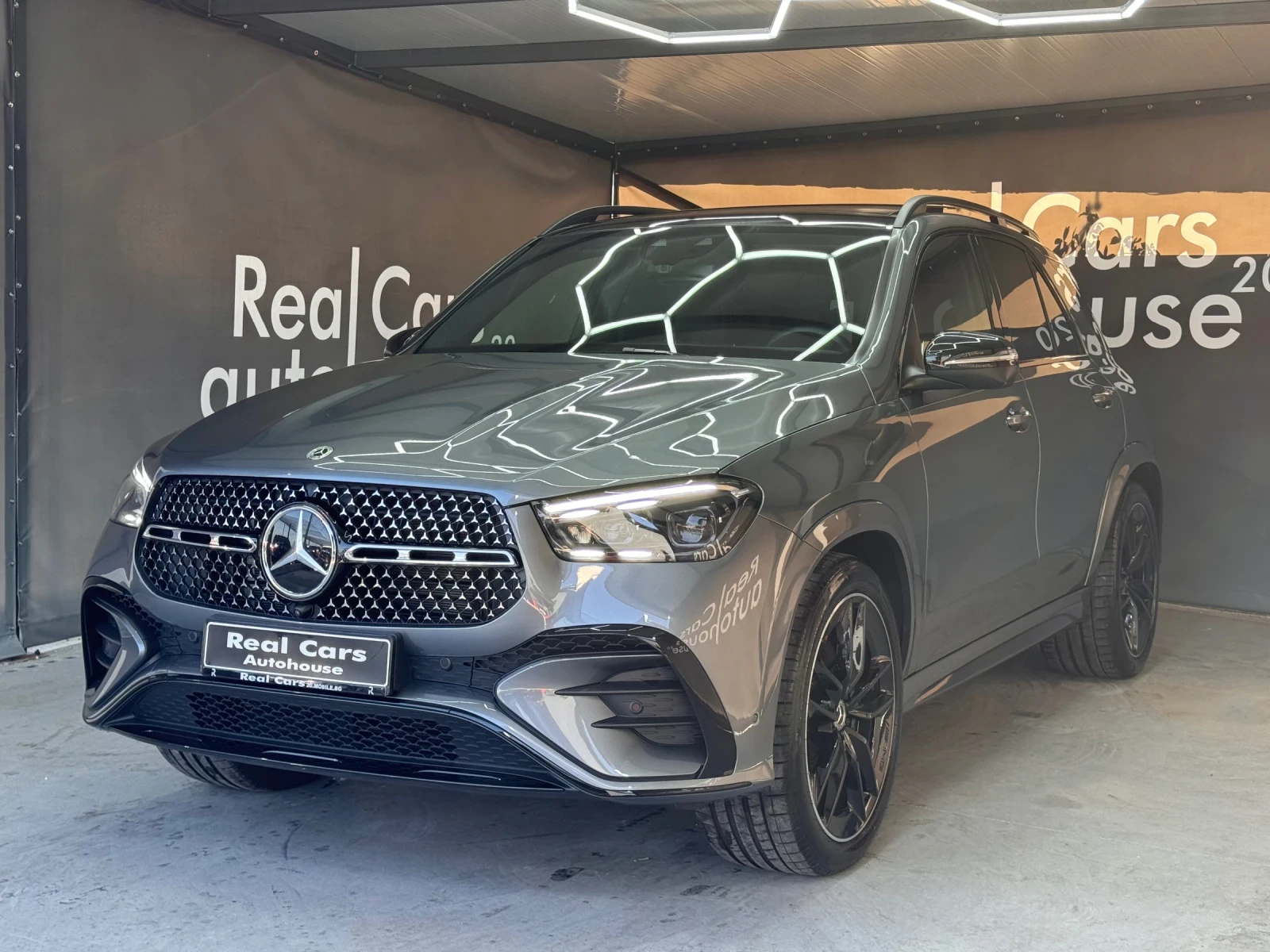 Mercedes-Benz GLE 450 d* AMG* PANO* KEYLESS* DISTRONIC* BURMESTER - изображение 3