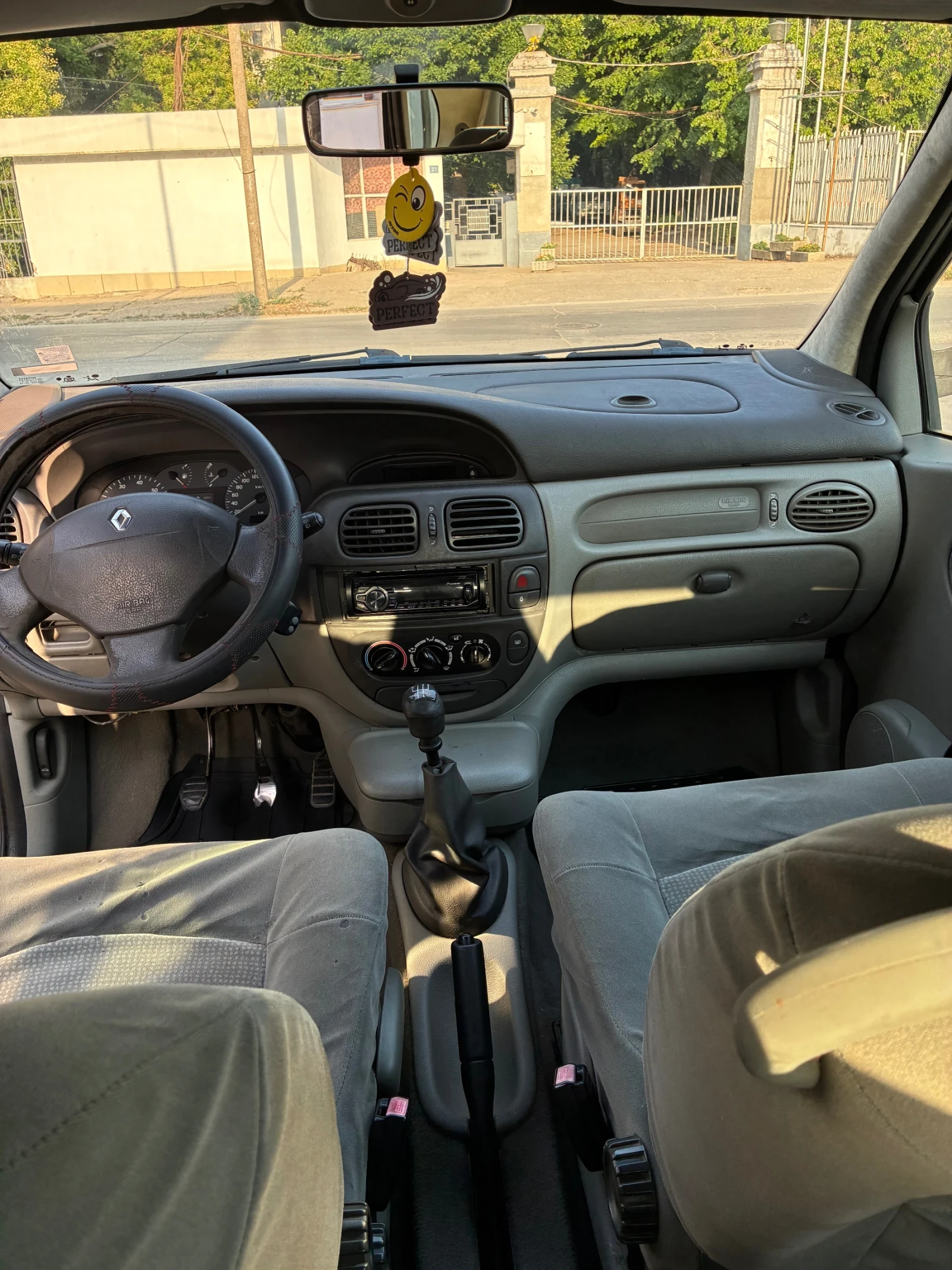 Renault Scenic 1.9 DCI - изображение 8