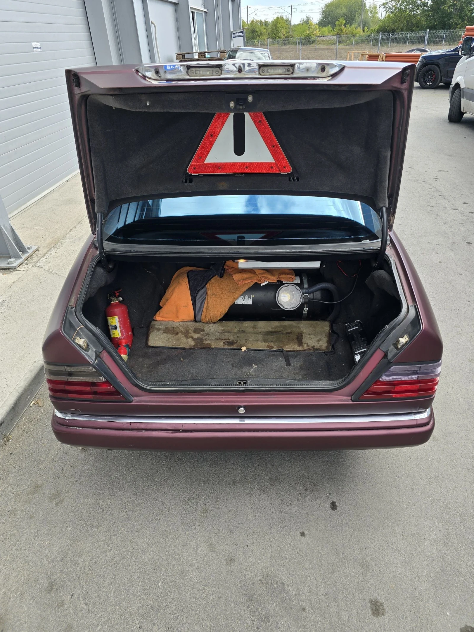 Mercedes-Benz 124  - изображение 7