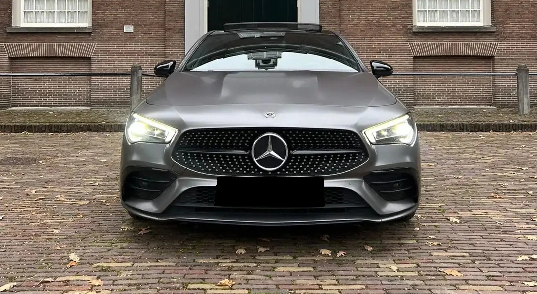 Mercedes-Benz CLA 180d Coupe AMG Line  - изображение 2