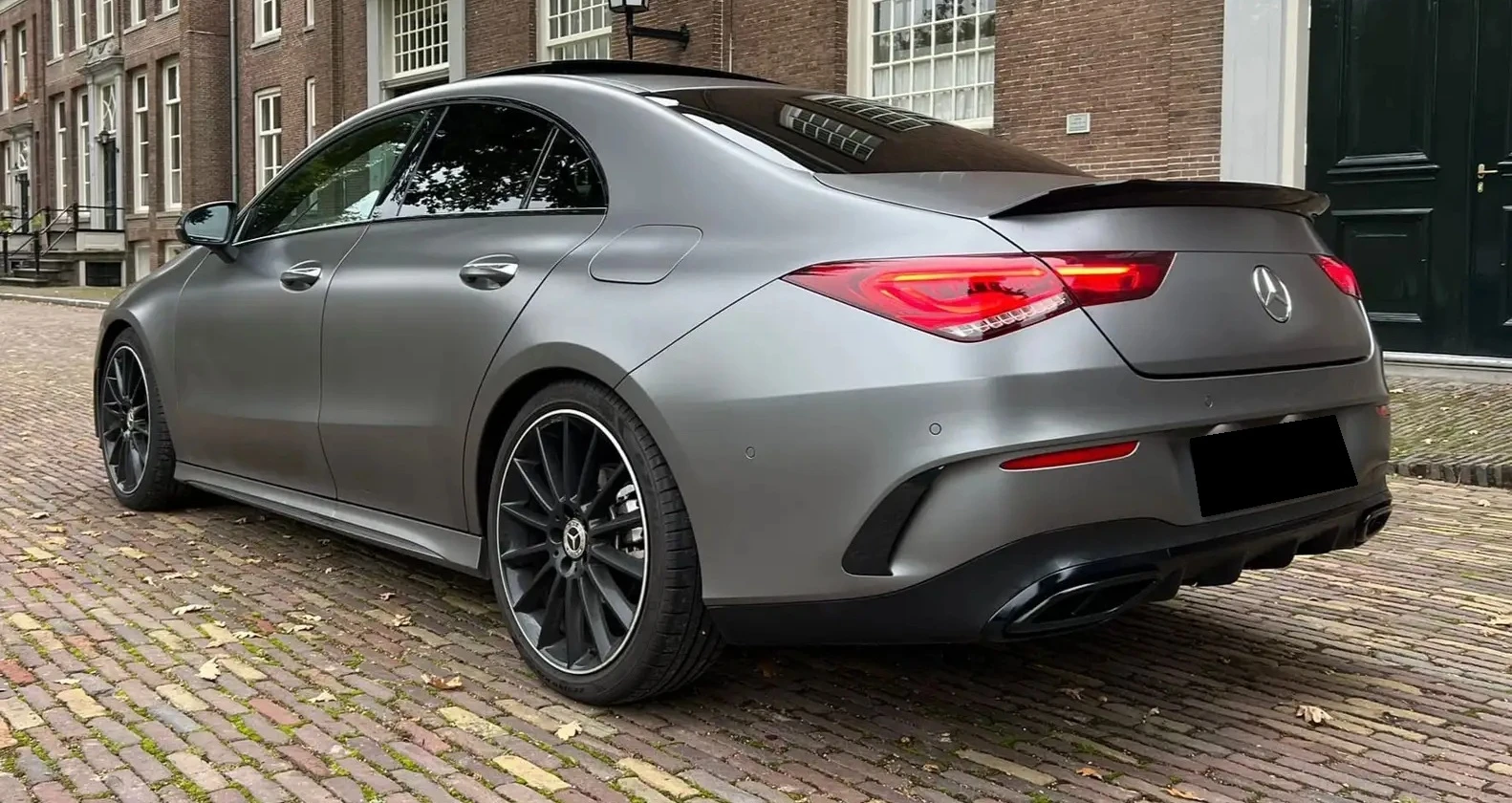 Mercedes-Benz CLA 180d Coupe AMG Line  - изображение 6