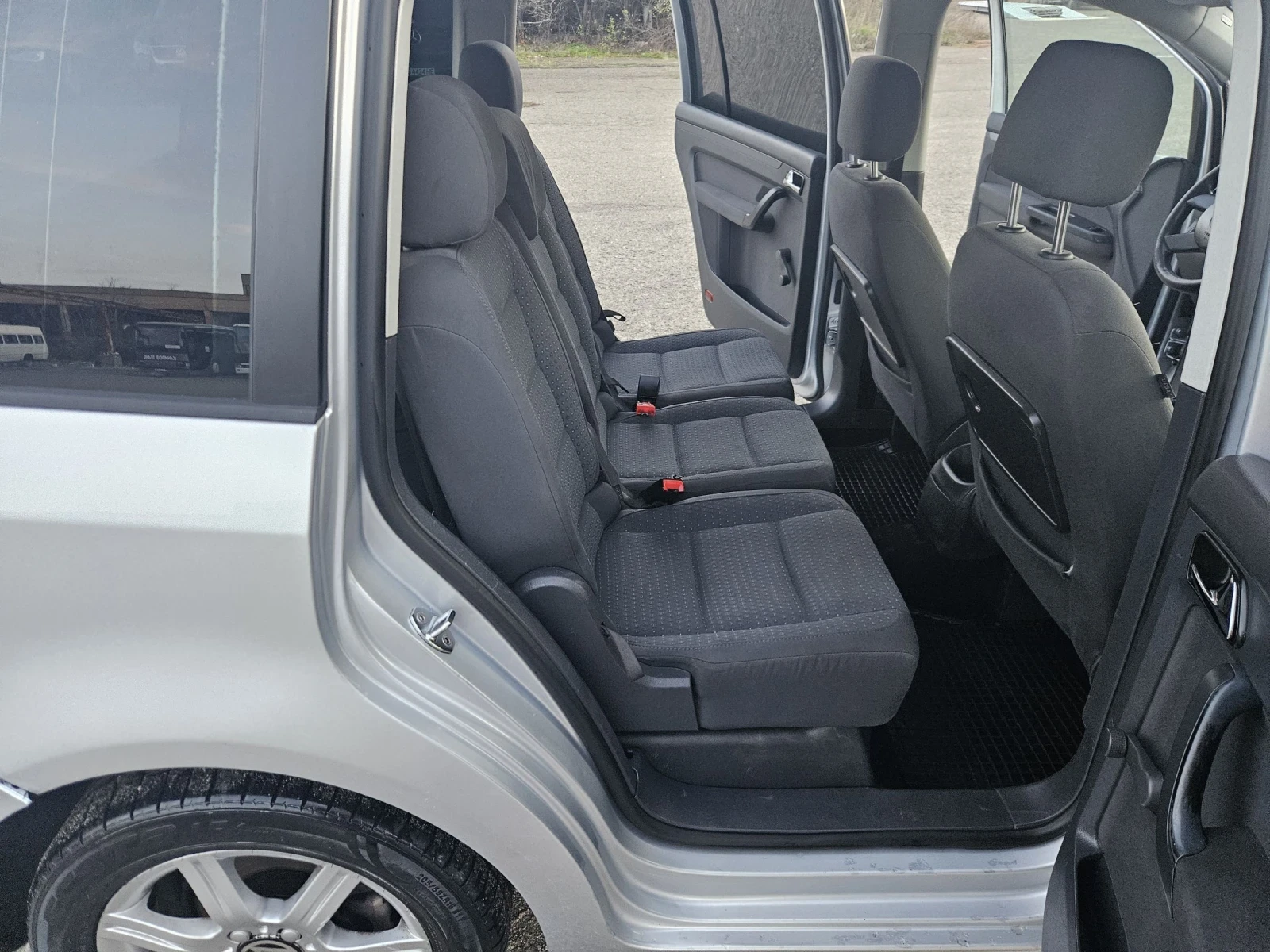 VW Touran 1.9tdi 105ps 6+ 1 Top - изображение 9