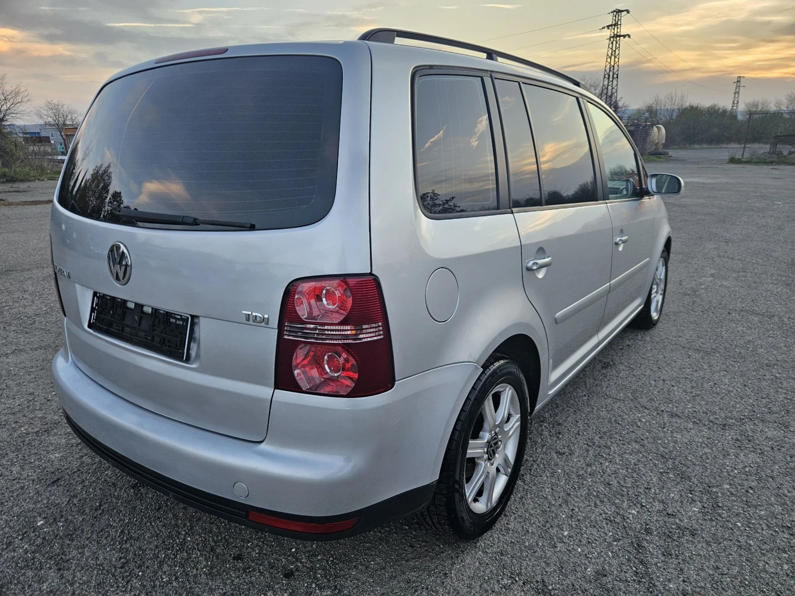 VW Touran 1.9tdi 105ps 6+ 1 Top - изображение 3