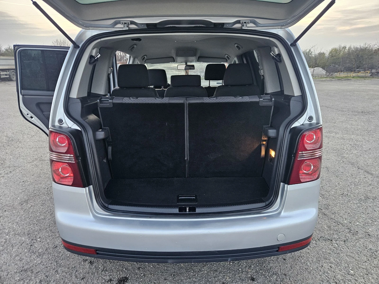 VW Touran 1.9tdi 105ps 6+ 1 Top - изображение 8