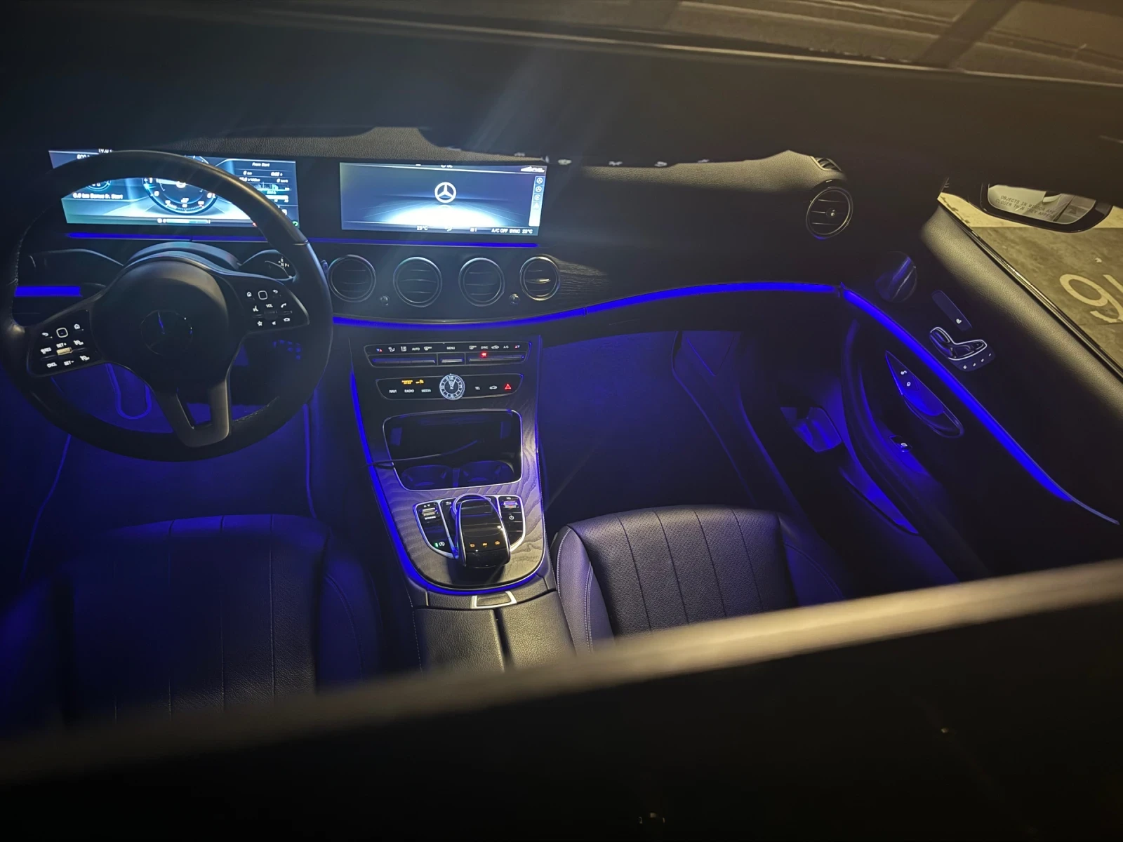 Mercedes-Benz E 300 AMG Line/Widescreen/Panorama/4MATIC, снимка 12 - Автомобили и джипове - 53749067