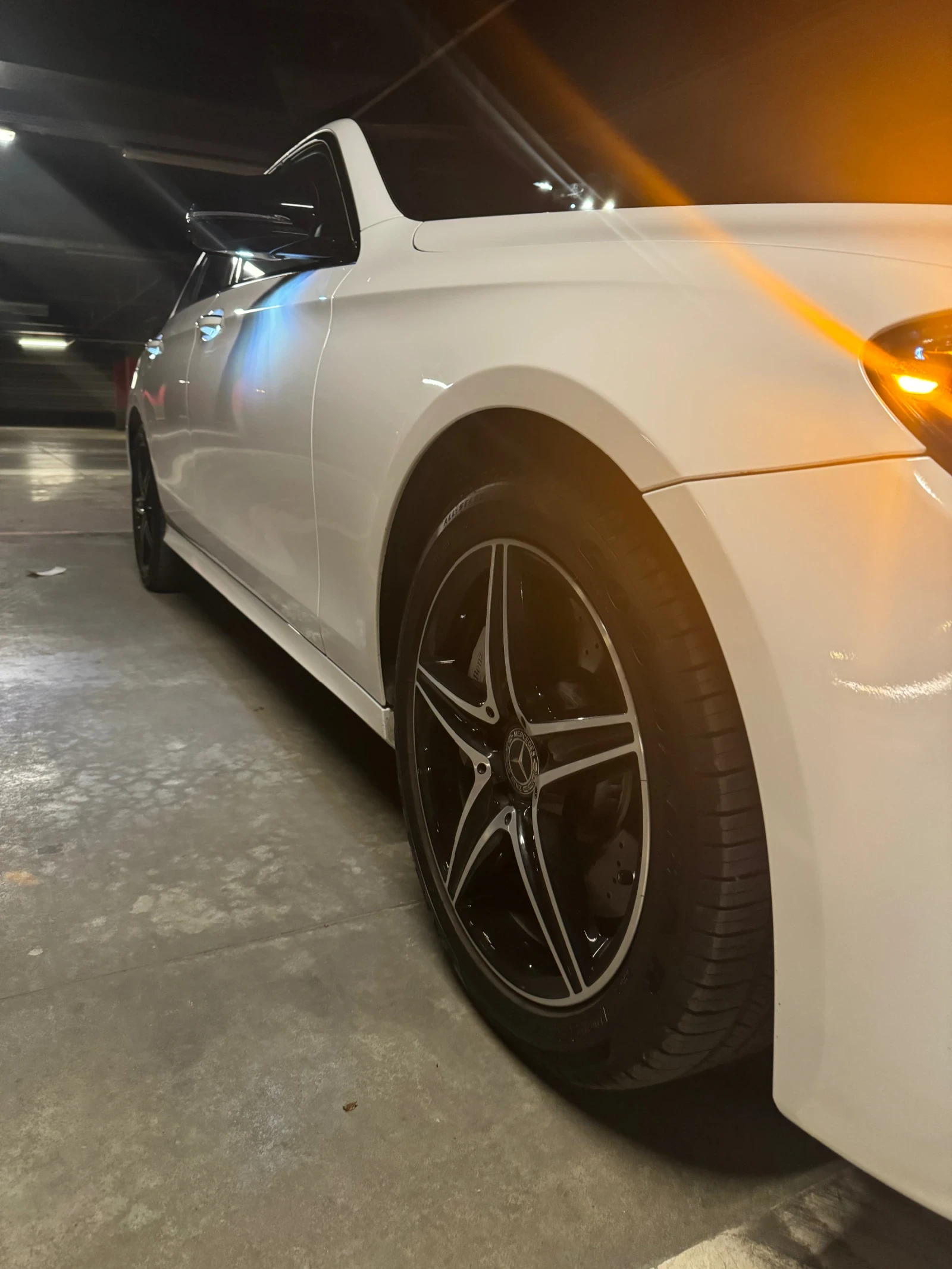 Mercedes-Benz E 300 AMG Line/Widescreen/Panorama/4MATIC, снимка 6 - Автомобили и джипове - 53749067