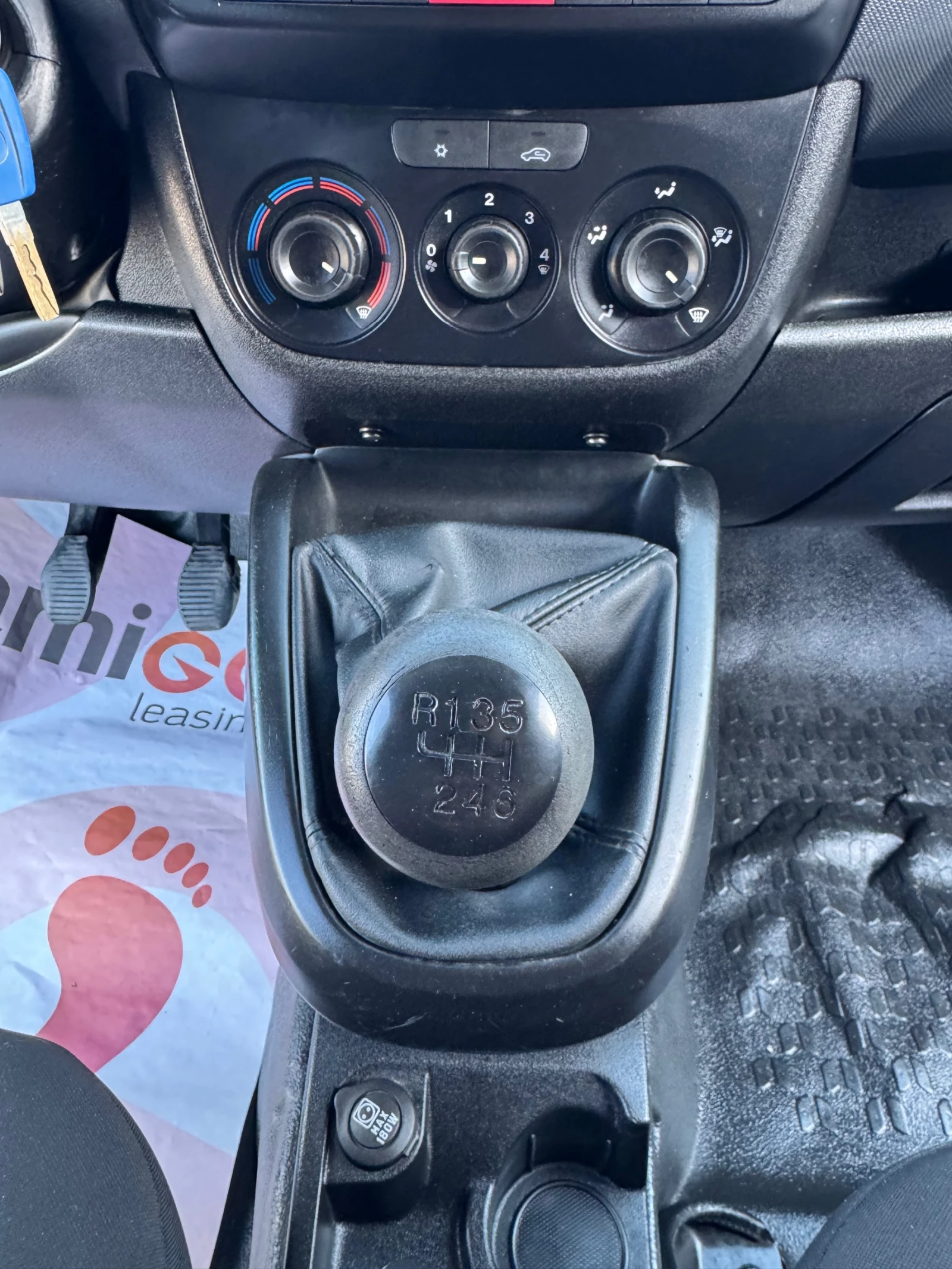 Fiat Doblo 1.6 Mjet, снимка 16 - Автомобили и джипове - 53801321