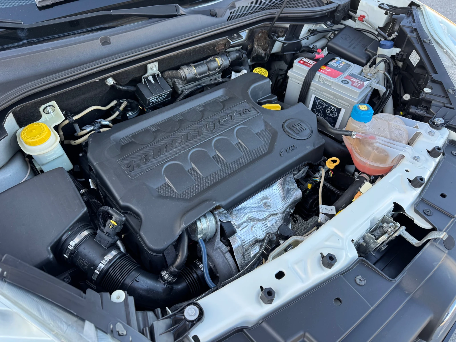 Fiat Doblo 1.6 Mjet, снимка 7 - Автомобили и джипове - 53801321