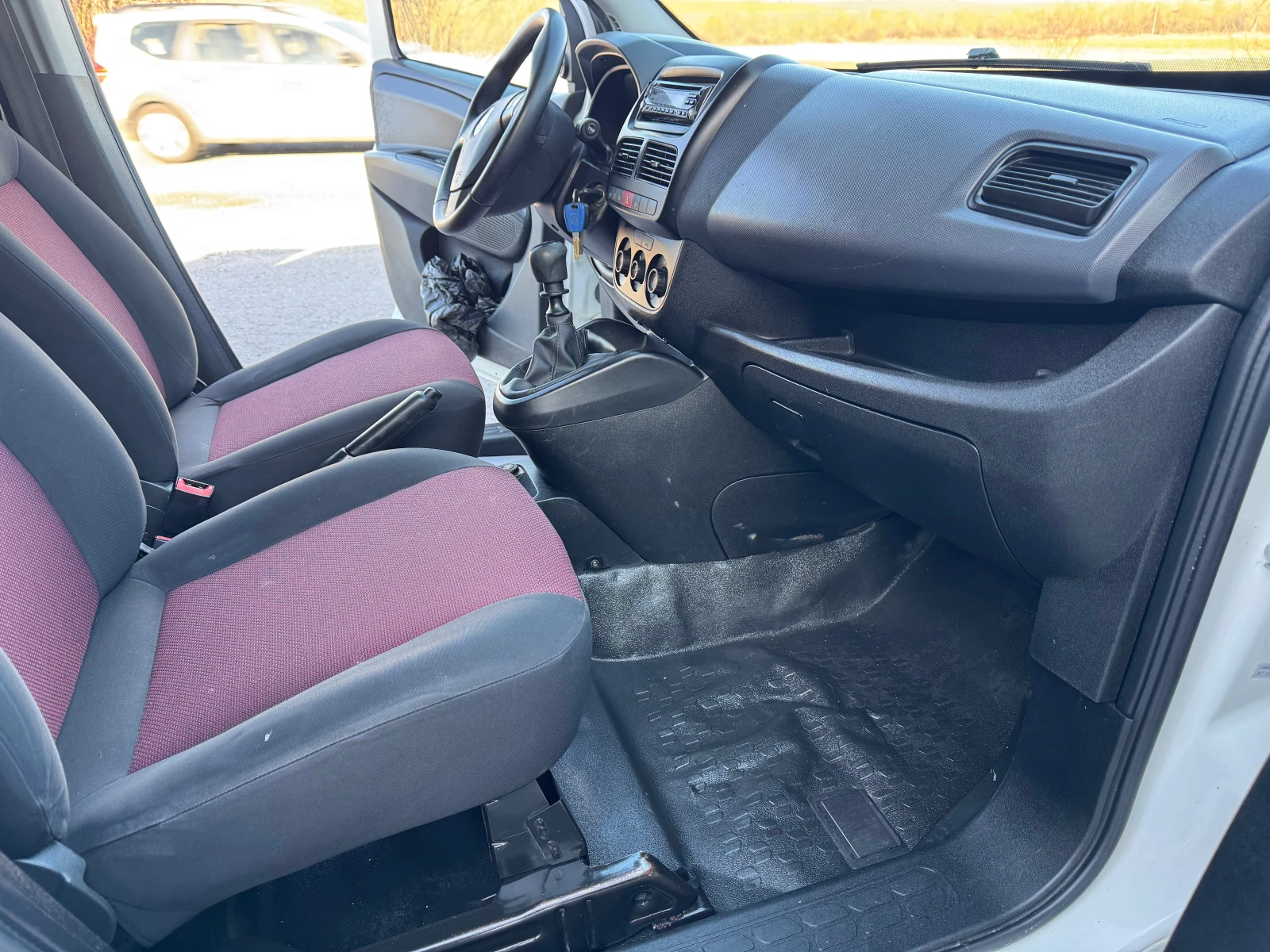 Fiat Doblo 1.6 Mjet, снимка 9 - Автомобили и джипове - 53801321